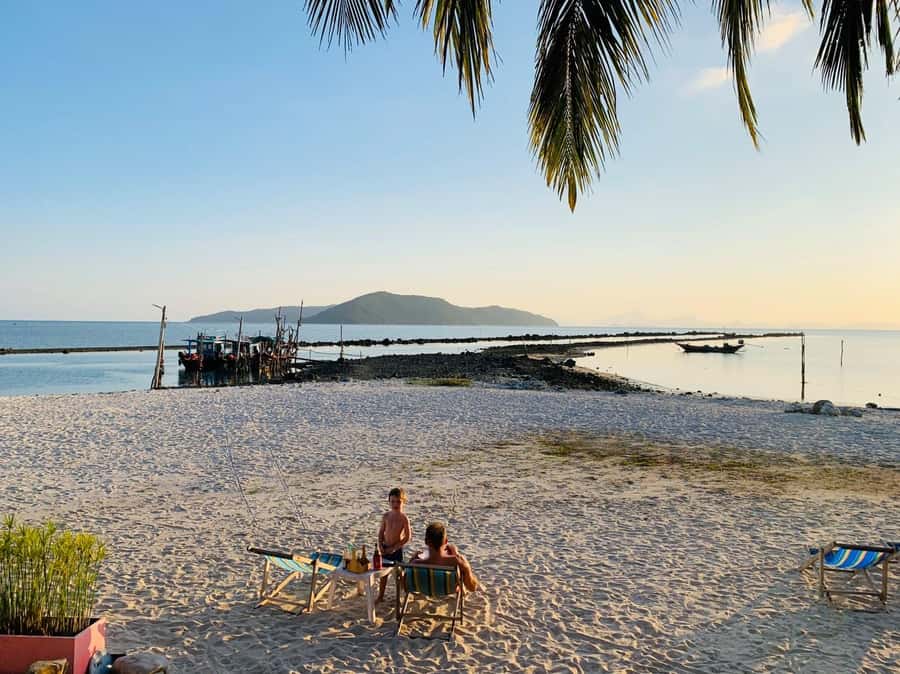 Koh Samui: Sunset Pig Island and Snorkeling Koh Tan w/Dinner - Koh Madsum beach time, pigs, and kayaking