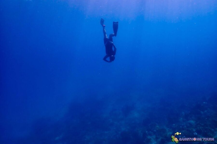 Koh Tao: Islands Snorkeling Highlights Day Tour & Lunch - Lunch onboard before Mango Bay