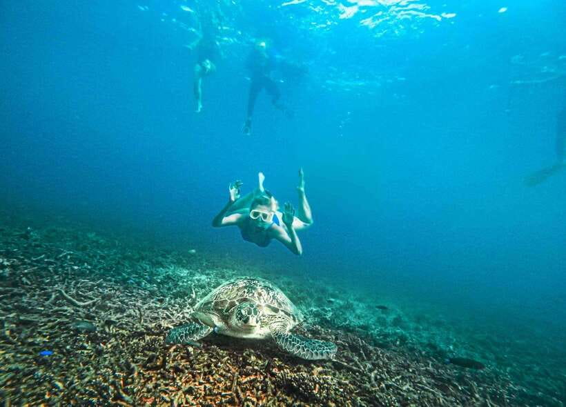 Koh Tao: Koh Nangyuan & Hidden Bays Snorkeling Tour w/ Lunch - Hin Wong Bay, where the water time adds up