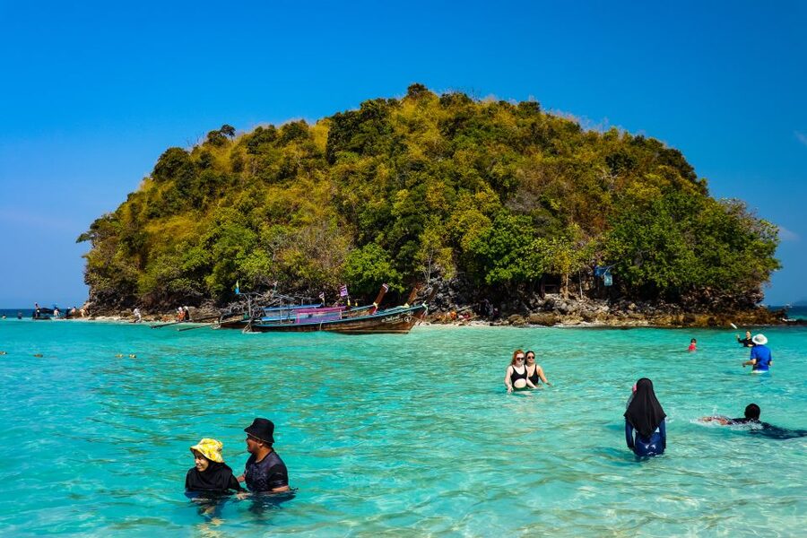 Krabi: 4 Islands Day Tour by Speedboat or Longtail Boat - Koh Poda gives the day its proper beach break