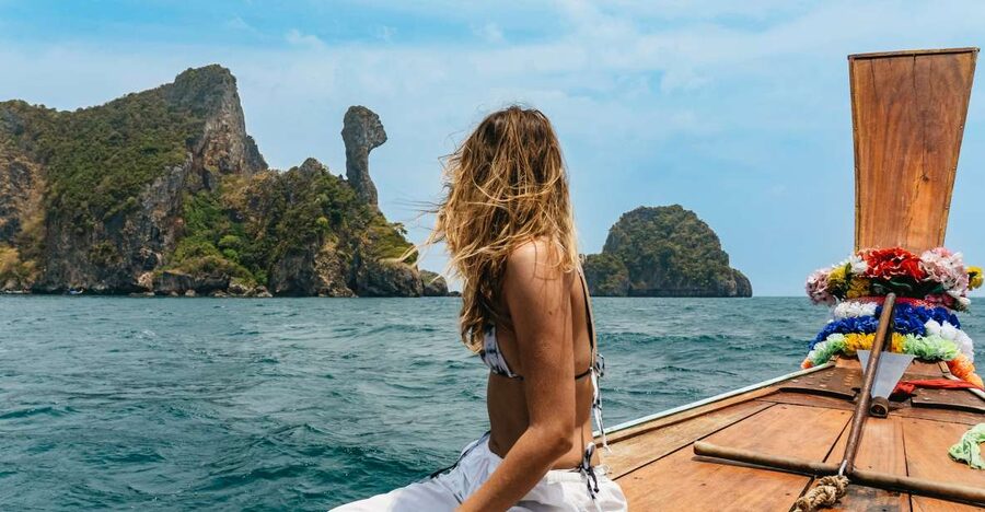 Krabi: 4 Islands Tour by Longtail Boat & Thai Buffet Lunch - Chicken Island: a quick cruise for the famous profile
