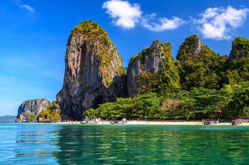 Krabi: 7-Island Tour by Longtail Boat with Sunset - Poda Island brings the postcard scenery