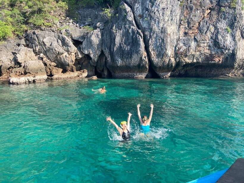 Krabi: 7 Islands Sunset Tour with Buffet Dinner & Snorkeling - Yawasam offers the first real swim