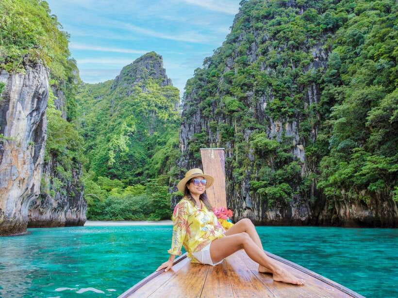 Krabi: 7 Islands Sunset Tour with Plankton Swim and BBQ - What dinner is really like on the beach