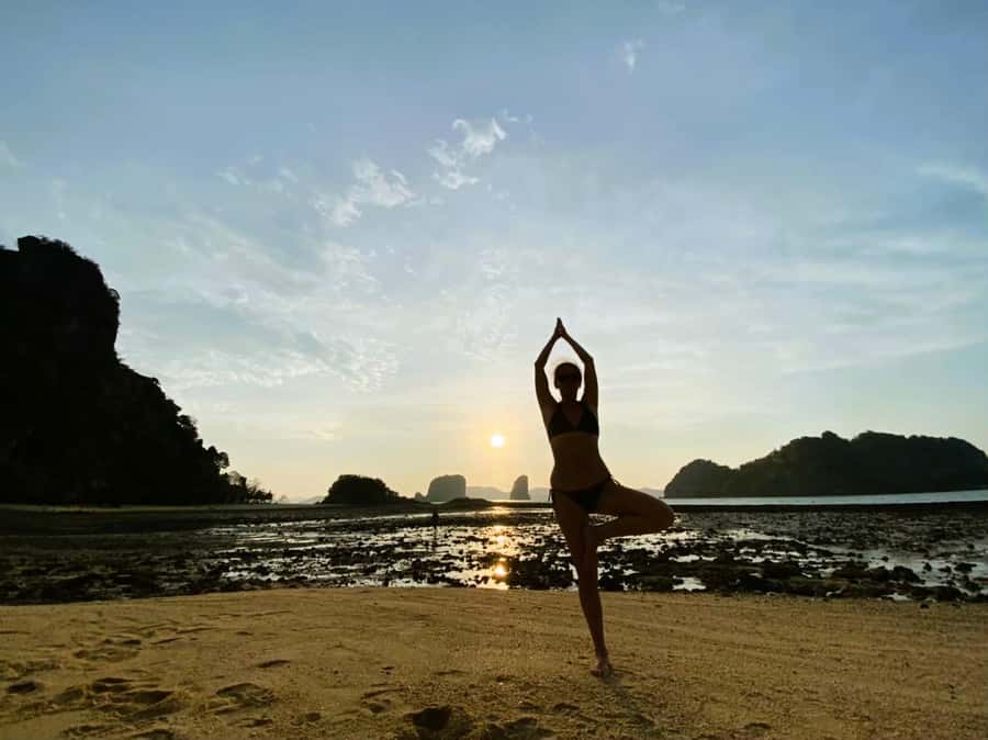 Krabi: Bioluminescent Plankton, Snorkeling & Sunset Tour - Tup Island and the famous sandbar