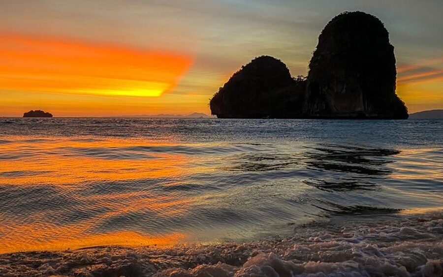 Krabi: Bioluminescent Plankton, Snorkeling & Sunset Tour - Chicken Island for snorkeling and photographs