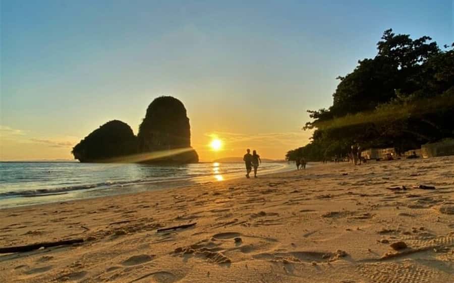 Krabi: Bioluminescent Plankton, Snorkeling & Sunset Tour - Ko Poda, 90 minutes for sunset and dinner