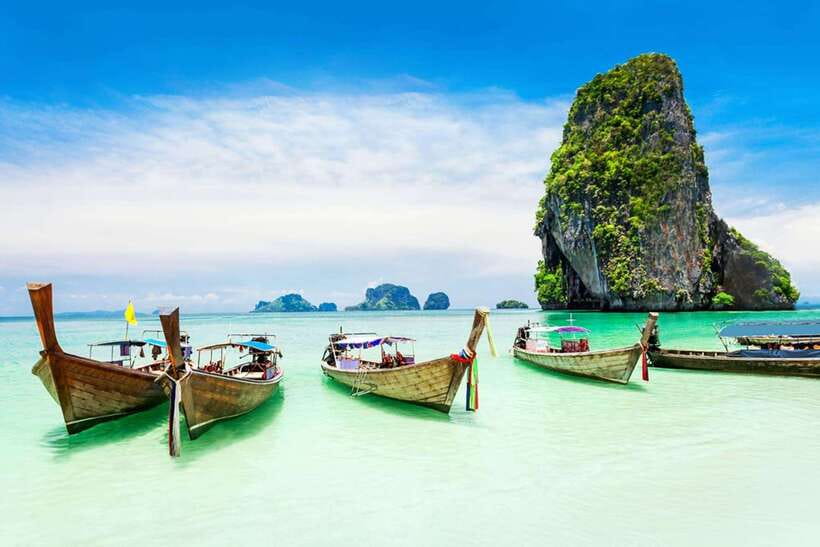 Krabi:Day Trip 4 Islands by Premium Longtail Boat with Lunch - Chicken Island and the famous rock profile