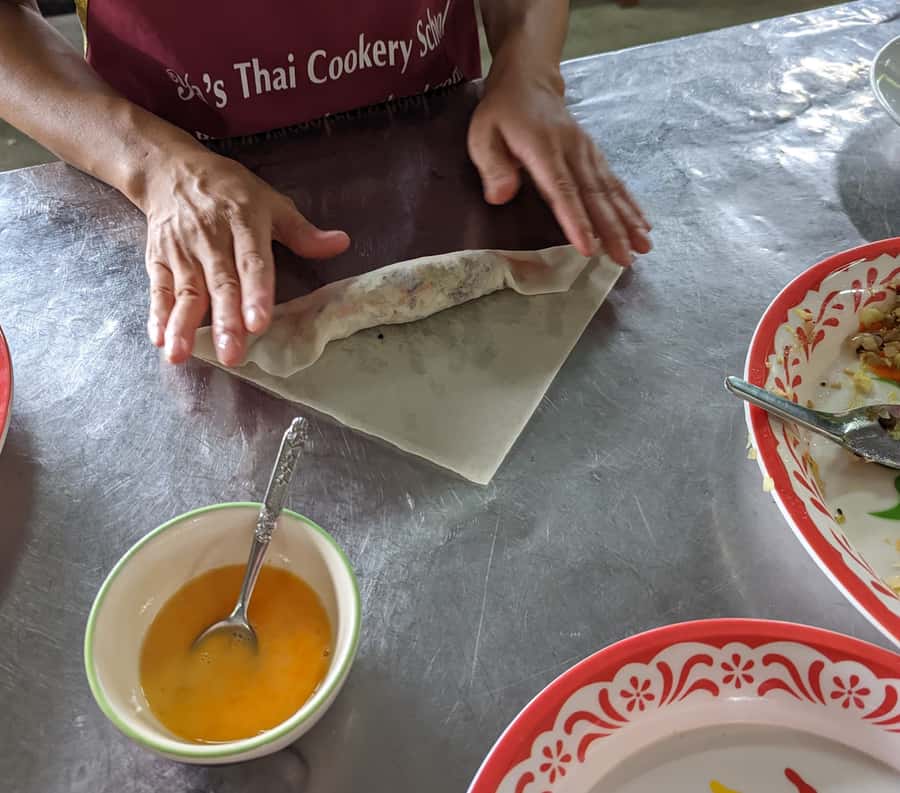 Krabi: Evening Thai Cooking Class at Ya's Cookery - The teachers and the feel of the class