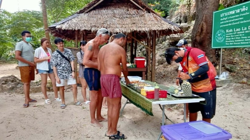 Krabi: Hong Island Longtail Boat & Kayak Tour w Buffet Lunch - Kayaking through Hong Lagoon