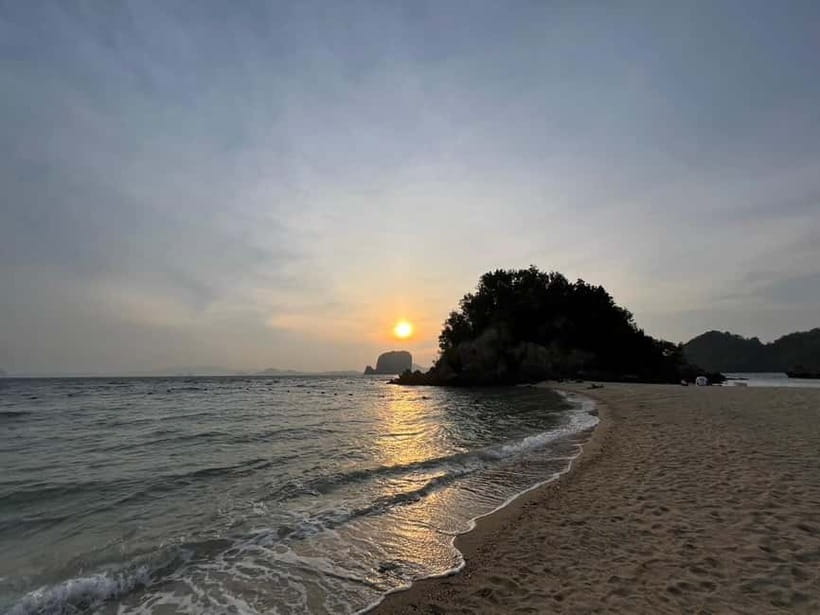Krabi: Hong Island Sunset and BBQ Dinner Tour - Why this Hong Island sunset tour is different