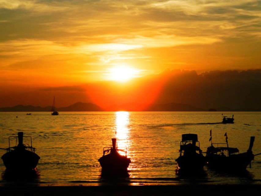 Krabi: Hong Island Sunset and BBQ Dinner Tour - Night snorkeling and the search for glowing water