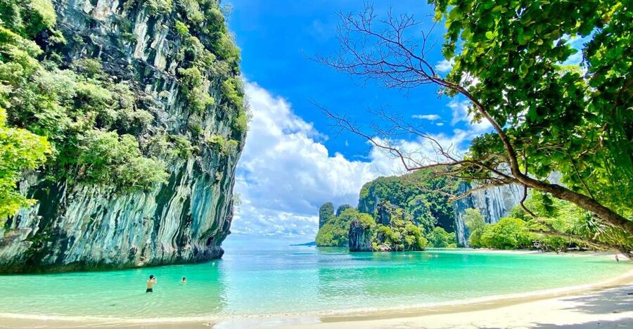 Krabi: Hong Island Tour by Longtail Boat with Kayak Option - Snorkeling at Daeng Island