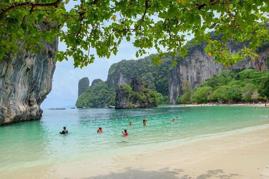 Krabi: Hong Islands Day Tour by Longtail Boat - What the longtail boat is really like