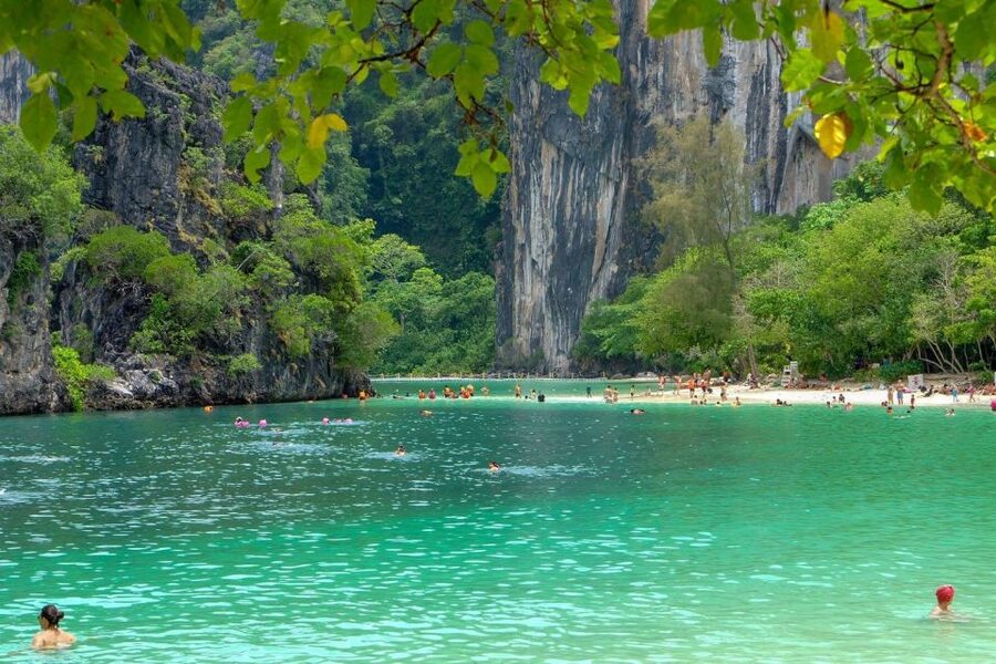 Krabi: Hong Islands Day Tour by Longtail Boat - Passing through Hong Lagoon