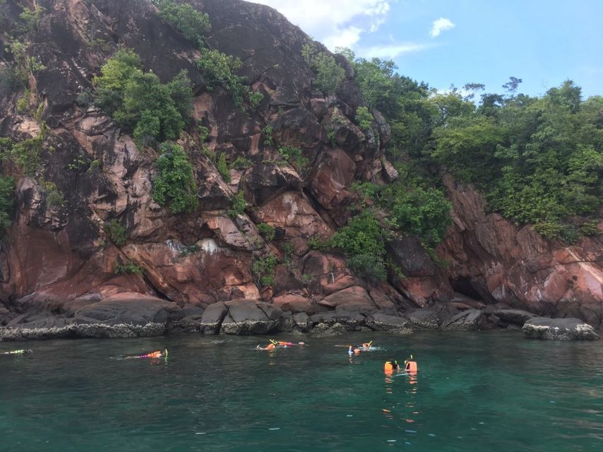 Krabi: Hong Islands Day Trip by Speedboat with Lunch - Kayaking through the clear water