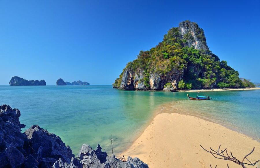 Krabi: Hong Islands Snorkeling with Lunch by Longtail Boat - Beach lunch with a useful pause