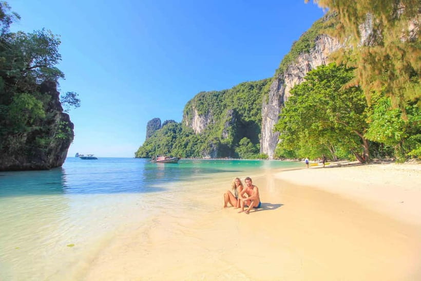 Krabi: Hong Islands Sunset, Bioluminescent Plankton and BBQ - Hong Lagoon brings the classic Krabi scenery