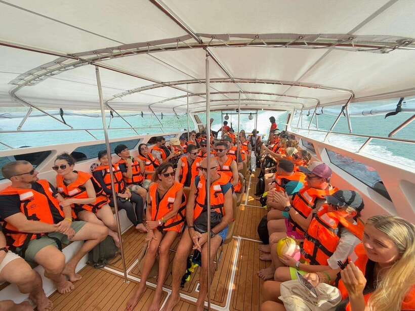 Krabi: Hong & Paradise Island Odyssey by Speedboat - Thai lunch beside the main beach
