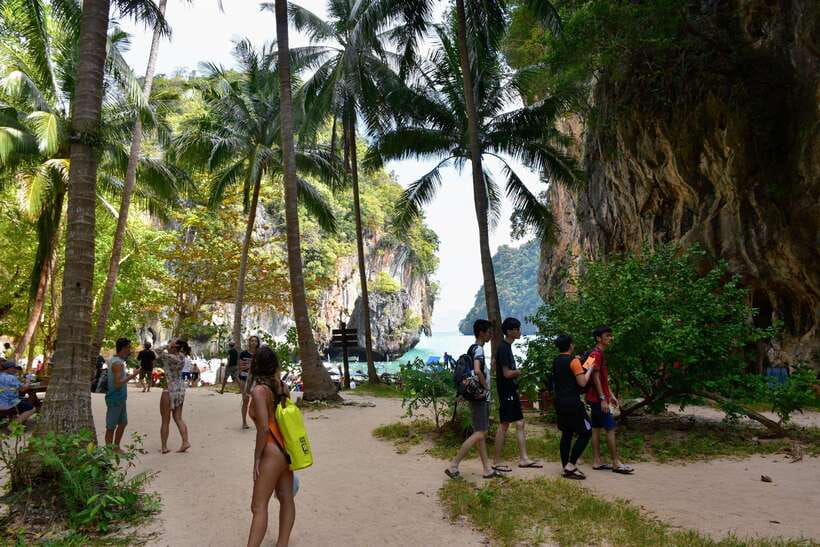 Krabi: Hong & Paradise Island Odyssey by Speedboat - Koh Lao Lading, the quietest beach stop