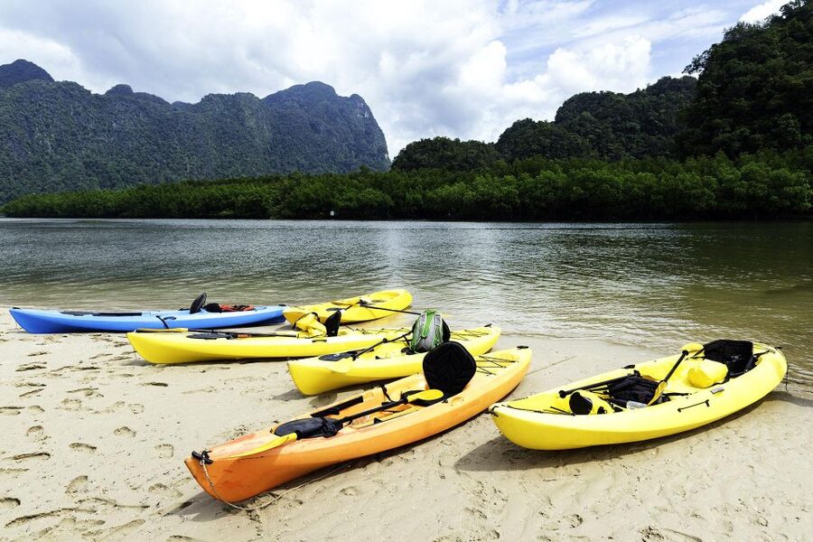 Krabi kayaking Ao thalane - The safety briefing sets the pace