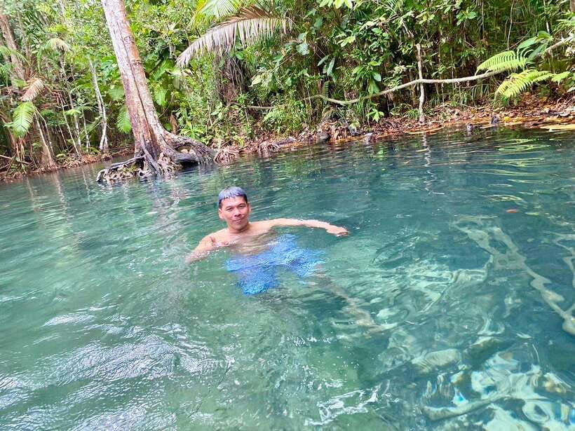 Krabi: Klong Root (Crystal lake) Kayaking tour - The Swimming Pond and Fish Stop