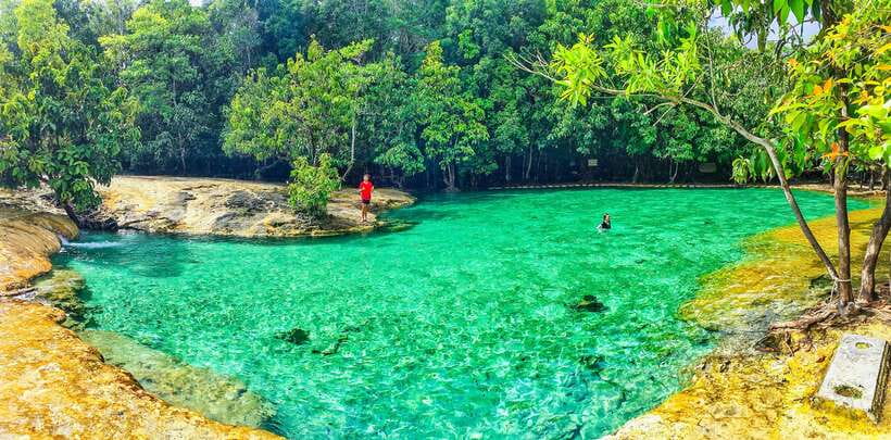 Krabi: Tiger Cave Temple, Emerald Pool and Hot Springs Tour - Tiger Cave Temple: the hardest hour comes last