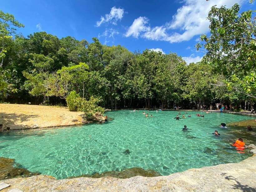 Krabi: Tiger Cave Temple, Emerald Pool and Hot Springs Tour - Watch the monkeys around the temple