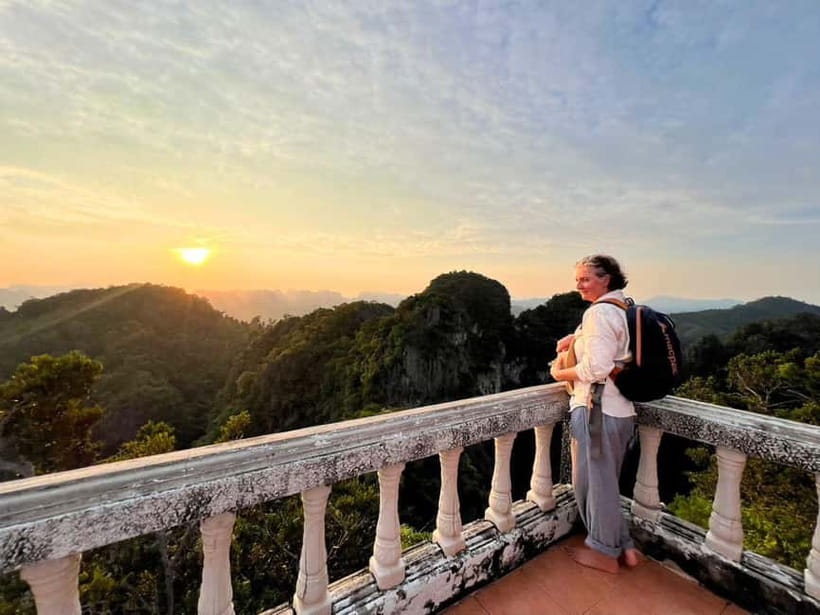 Krabi: Tiger Cave Temple Sunset Tour - A temple visit that requires respectful clothing