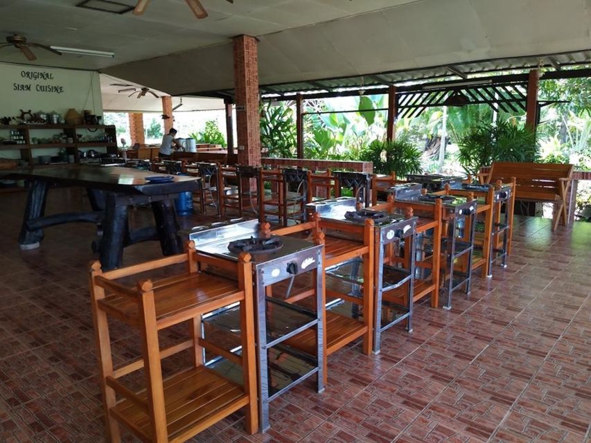 Krabi: Traditional Thai Cooking Class - Pickup, class location, and the short car transfers