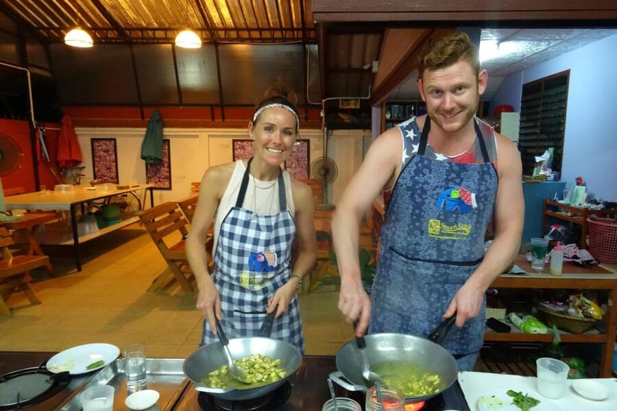 Krabi: Unveiling Thai Flavors by Night at Smart Cook School - What the small group changes