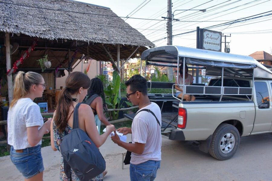 Lanta's Hidden Gems: 4 Islands by Traditional Longtail Boat - Koh Maa brings fish and giant bats
