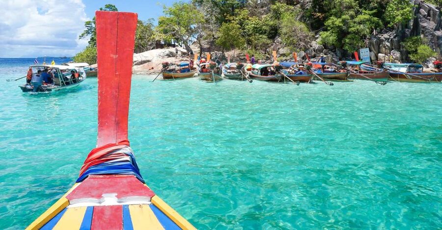 Lipe: Longtail Boat Snorkeling to Outer Islands Program B - Koh Pai, where shallow water brings the reef close