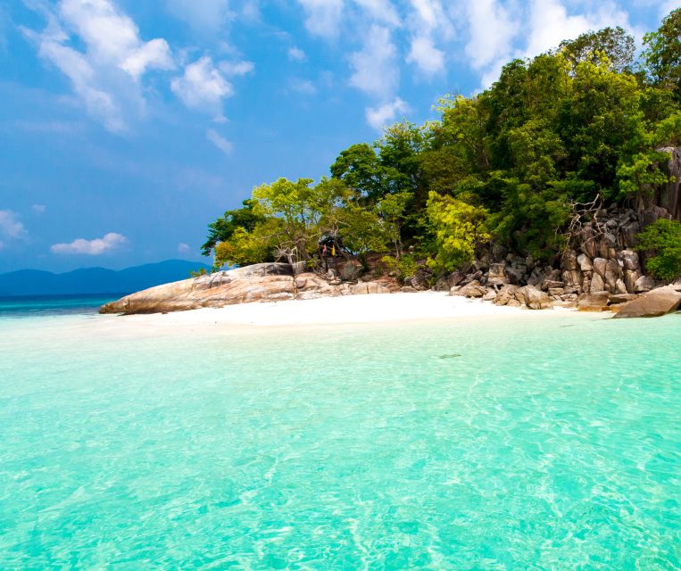 Lipe: Longtail Boat Snorkeling to Outer Islands Program B - Koh Peung tests your comfort with current