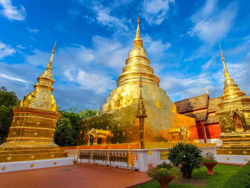 Long Neck Village, Silver Temple & Chiang Mai Top Sites - Wat Phra Singh and northern Thai devotion