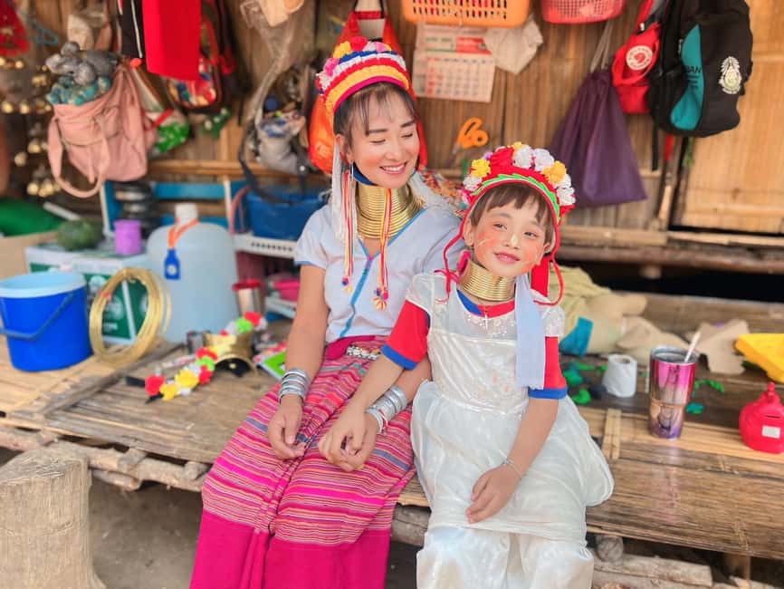 Long Neck Village, Silver Temple & Chiang Mai Top Sites - What the guide and transport add