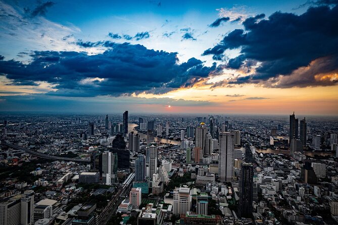Mahanakhon Sky Walk Tour in Bangkok - Arriving at King Power Mahanakhon