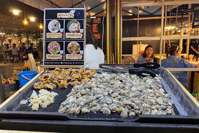 Night life in Bangkok - Jodd Fairs Train Night Market(Joint) - Shopping, souvenirs, and what you may skip
