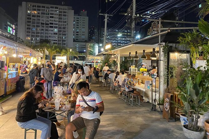 Night life in Bangkok - Jodd Fairs Train Night Market(Joint) - A one-hour route with extra time built in
