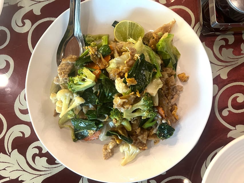 No Diet Club - Local food tour in Bangkok with many tastings - Who will get the most from this food walk