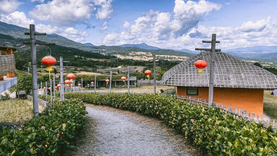 Pai: Sunset Tour with Yun Lai, Pai Canyon, Two Huts - Three Pai views packed into 270 minutes