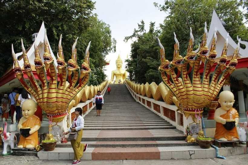 Pattaya: Buddha, Floating Market, Gems Museum Tour & Lunch - Bali Hai Pier, the quick coastal photo stop