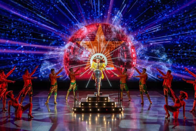 Pattaya: Colosseum Show Experience - Costumes, color, and production scale