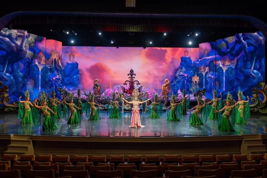 Pattaya: Colosseum Show Experience - Who will enjoy this most?