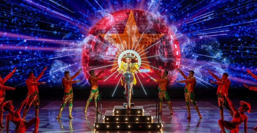 Pattaya: Colosseum Show Experience - What the stage show offers