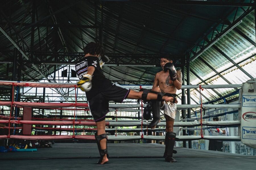 Pattaya: Muay Thai Boxing Introduction Class for Beginners - Working with a professional instructor