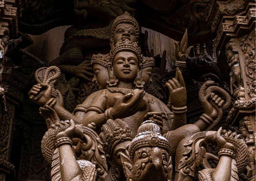 Pattaya: Sanctuary of Truth Admission with Guided Tour - Entering the more than 2-rai wooden structure