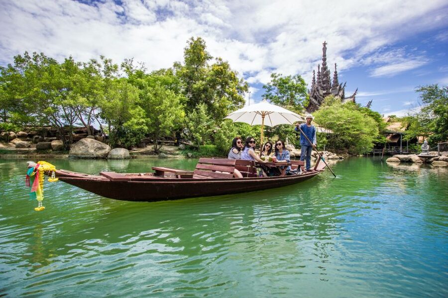 Pattaya: The Sanctuary of Truth Discounted Admission Ticket - The first view of the Sanctuary