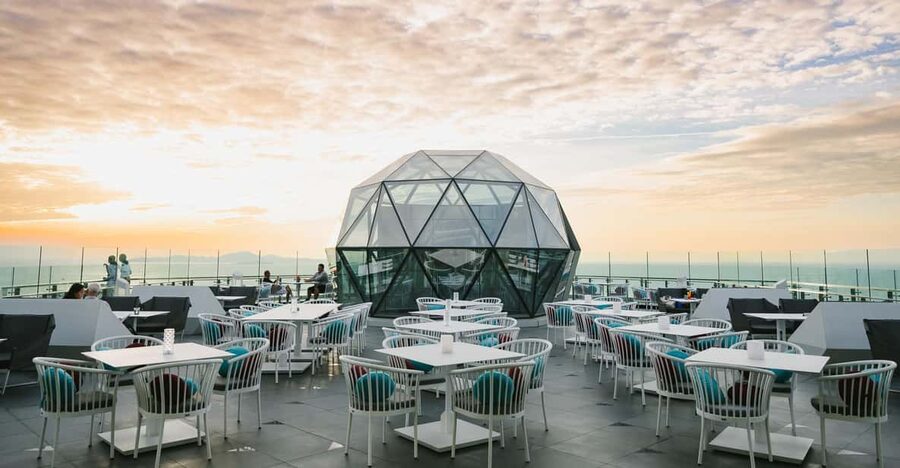 Pattaya: The Sky 32 at Grande CentrePoint Hotel - Why the rooftop setting matters