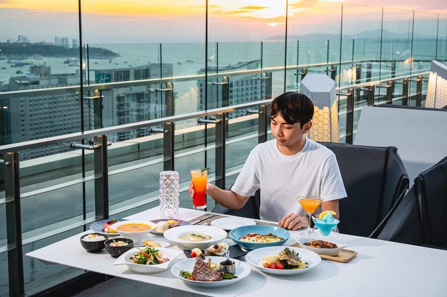 Pattaya: The Sky 32 at Grande CentrePoint Hotel - Who will enjoy The Sky 32 most